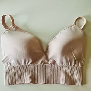 Athleta Soft Embrace Bra Yoga/ Low Impact Sports Bra. Size Small. EUC